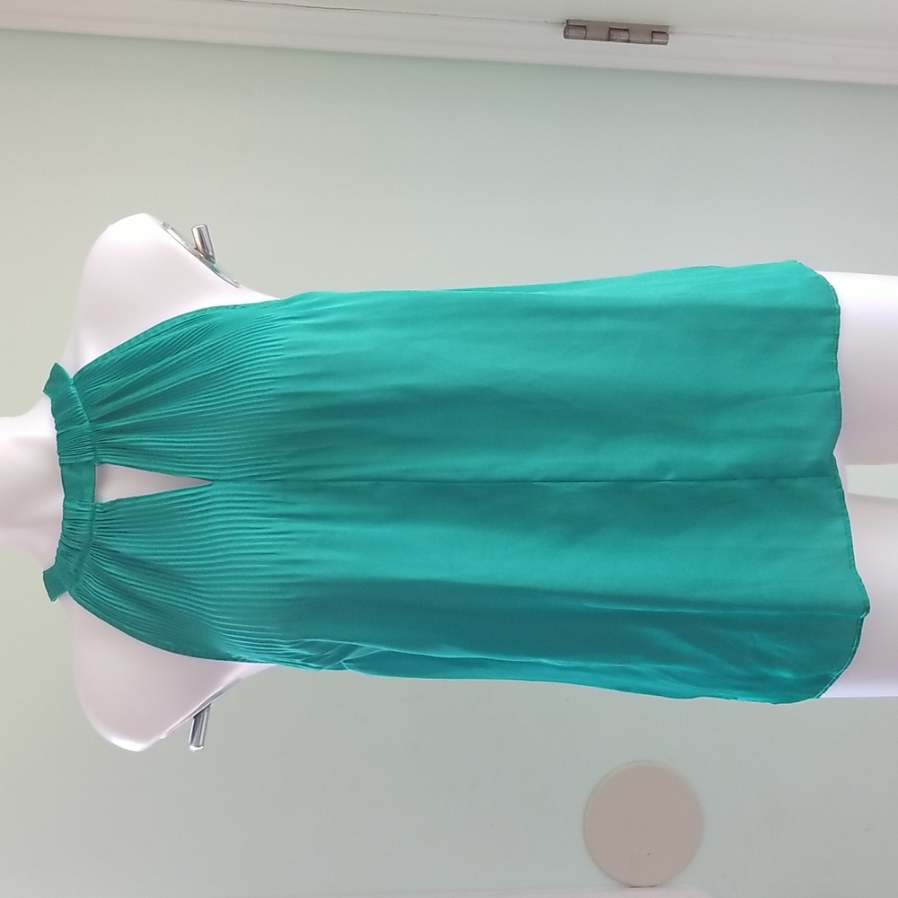 Laundry esmerald halter blouse. Sz.4